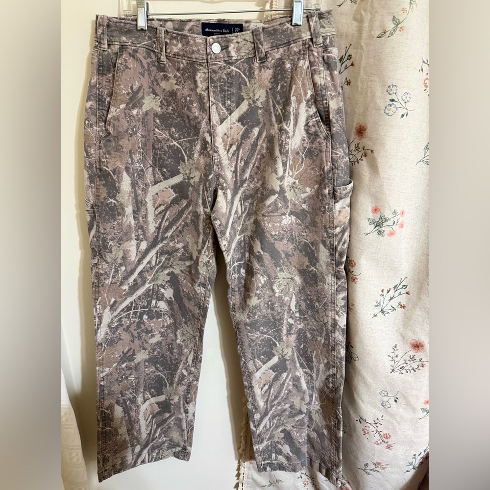 Abercrombie & Fitch Men's Camouflage Cargo Pants - Taupe & Cream